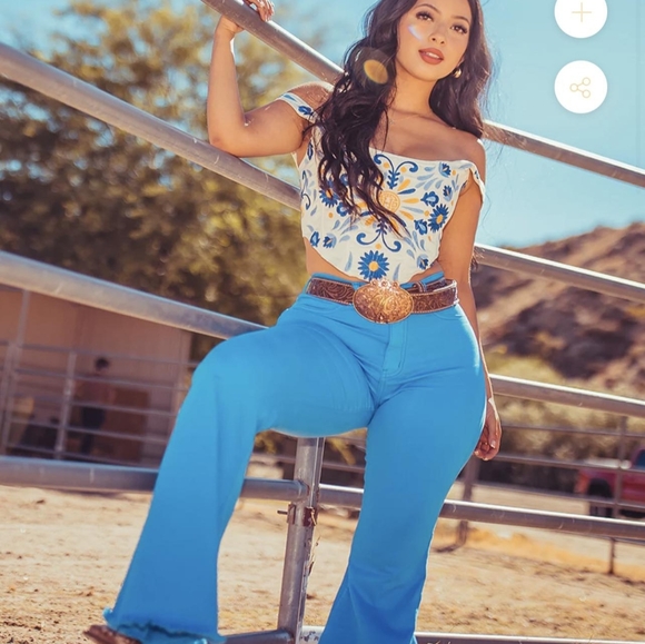 "Herencia Collection Jeans" - Picture 2 of 6